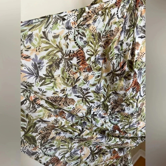 World Market Tiger Jungle Flyaway Kimono Shawl Lightweight Flowy Spring Vacation - Picture 2 of 8